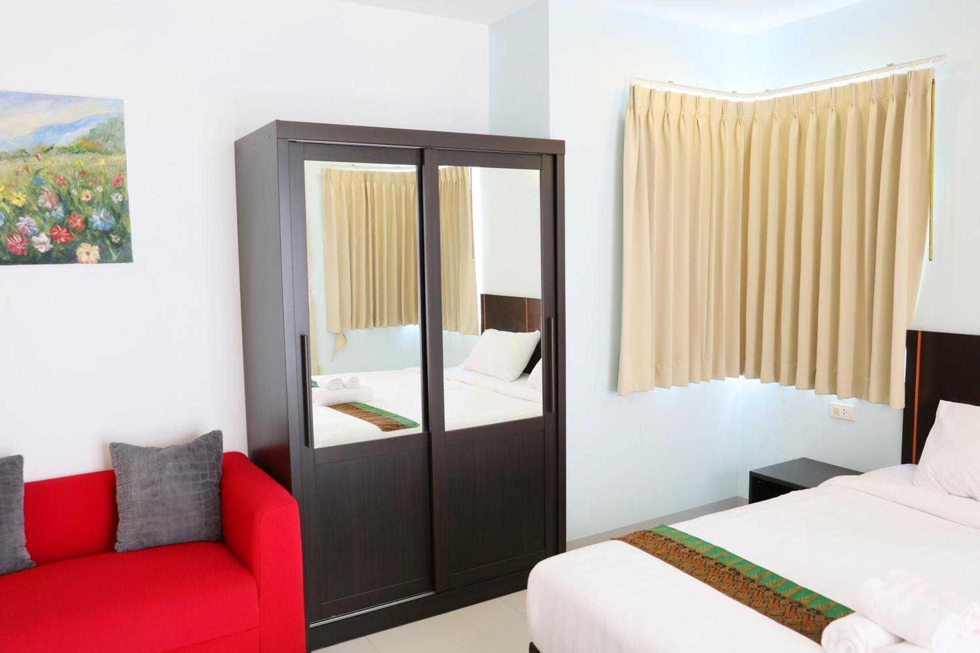 La Viva Hotel Buriram Exterior foto
