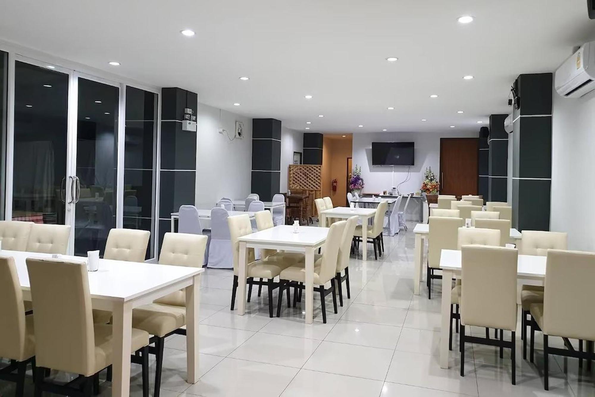 La Viva Hotel Buriram Exterior foto